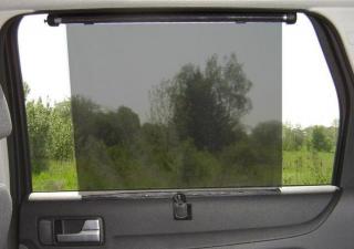 Slnečná clona/roleta na okno auta